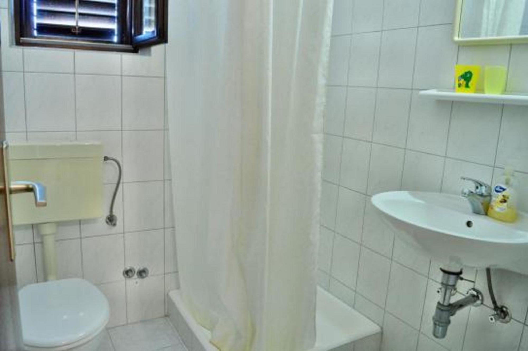 Apartment Perkov Tribunj  Bagian luar foto